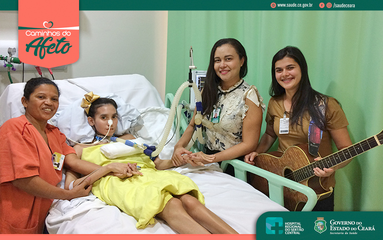 Através da música, paciente também recebe cuidados no HRSC