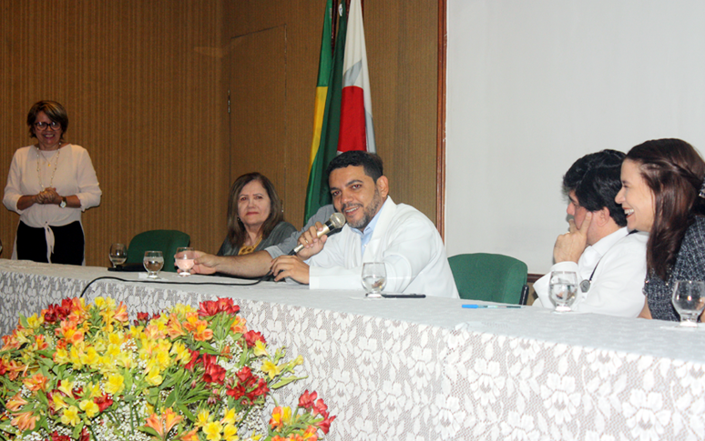 Cardiologista Daniel de Sousa assume a direção