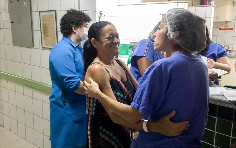 Atendimento humanizado integra cuidado e relacionamento com paciente