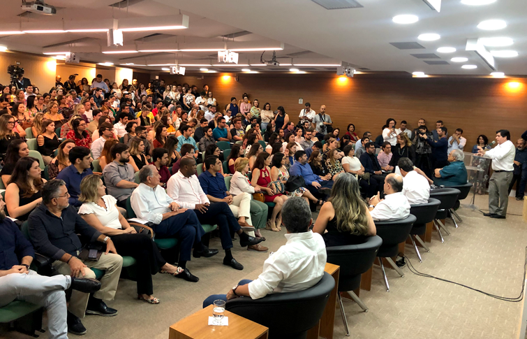 150 médicos iniciam trabalho em postos de Saúde de Fortaleza