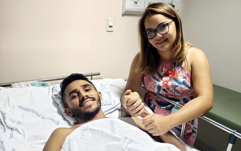 Cirurgia plástica reparadora devolve autoestima a pacientes de trauma