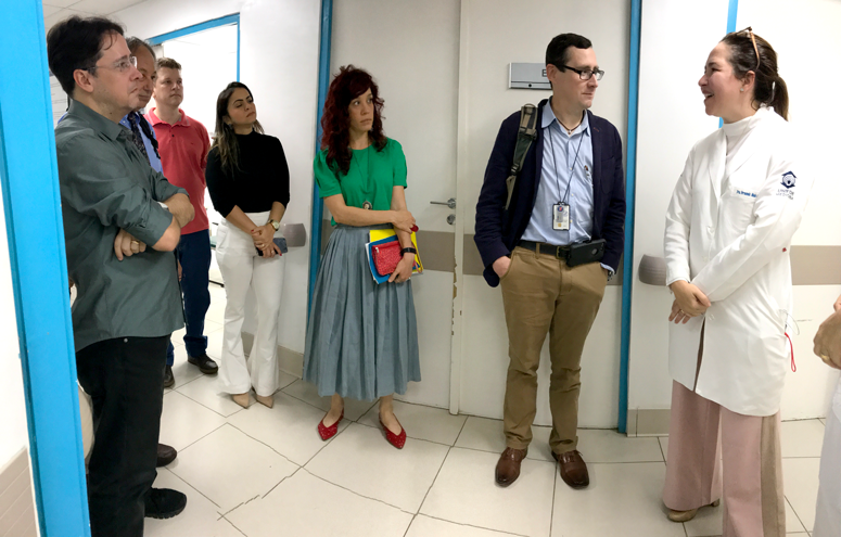 Comitiva Americana e do ProEpi visitam unidade de vigilância sentinela do HGF