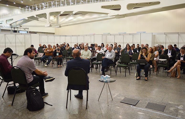 Rodas de conversa promovem debates no Fórum sobre temas estratégicos