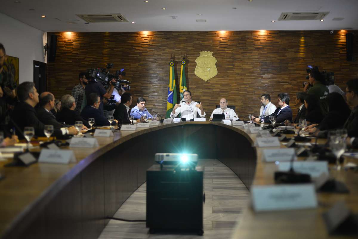 Governo do Ceará decreta medidas para reforçar combate ao Coronavírus