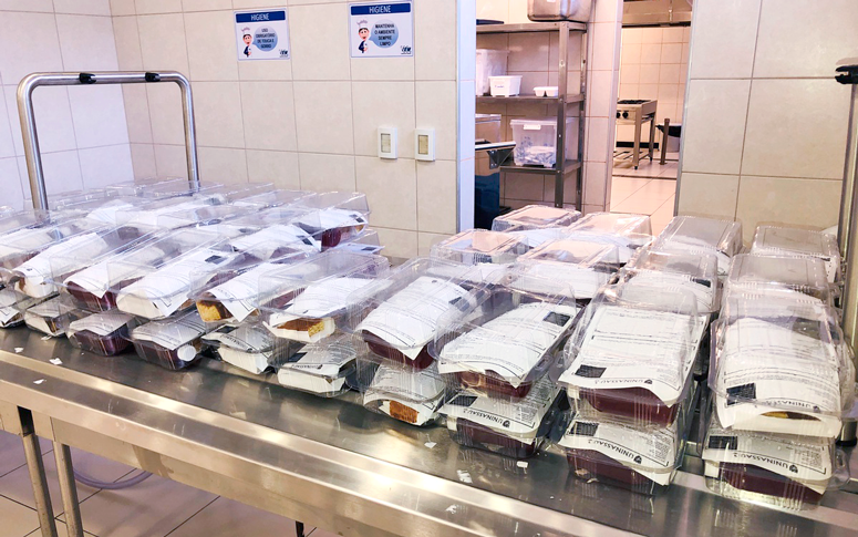 Profissionais da linha de frente no combate a Covid-19 ganham lanches
