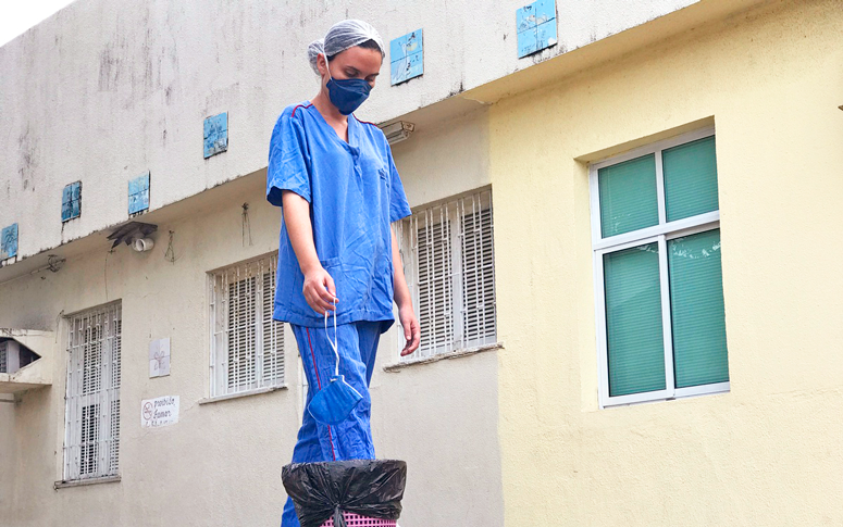 Descarte correto de máscara evita contaminação e ajuda a preservar meio ambiente