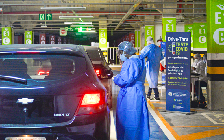 Sesa inicia testagem em drive-thru no shopping RioMar Kennedy