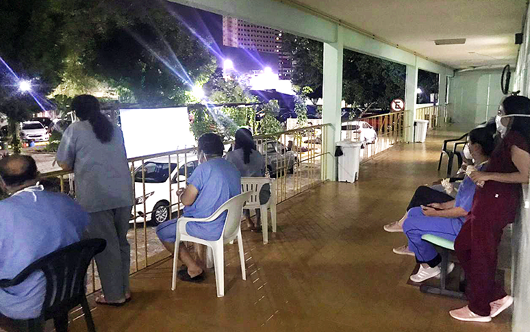 Pacientes do HM acompanham sessão de cinema na unidade