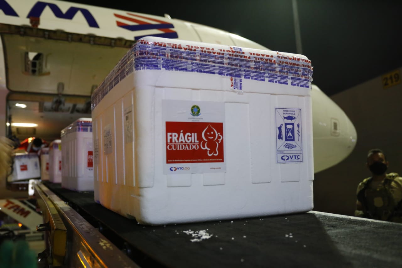 Ceará recebe 115 mil doses da CoronaVac; com nova remessa, Estado soma 449.900 vacinas