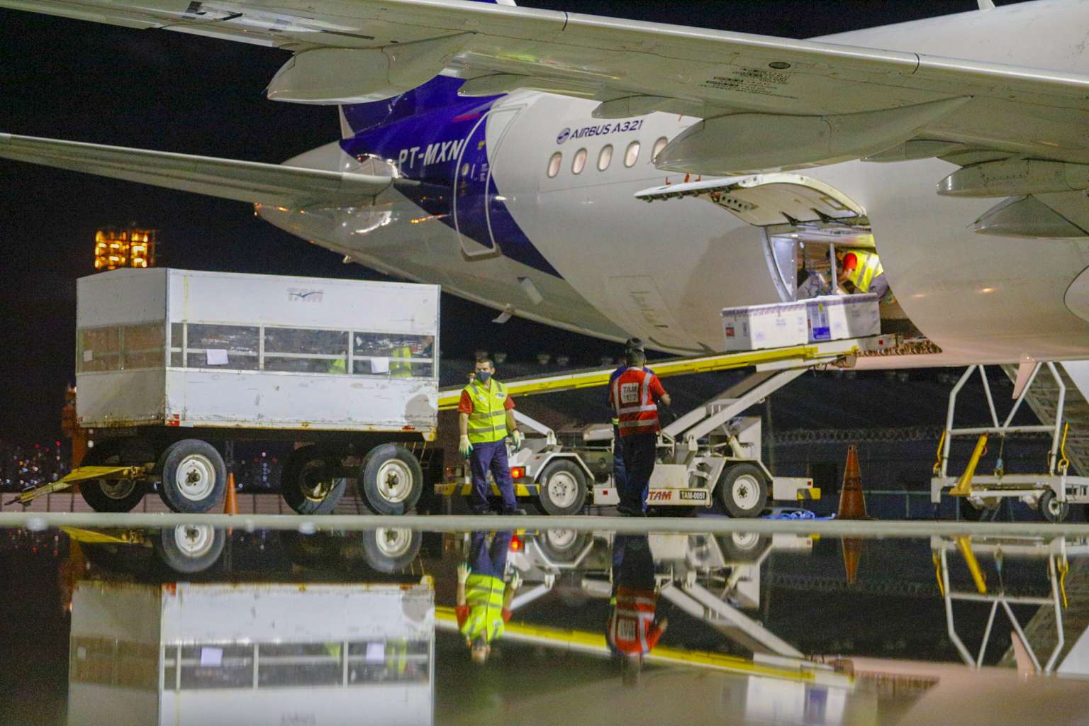 Ceará recebe 20º lote de vacinas e deverá continuar imunização de idosos com CoronaVac