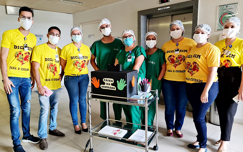 HRN e HRC orientam profissionais de saúde e acompanhantes de pacientes sobre higienização correta das mãos