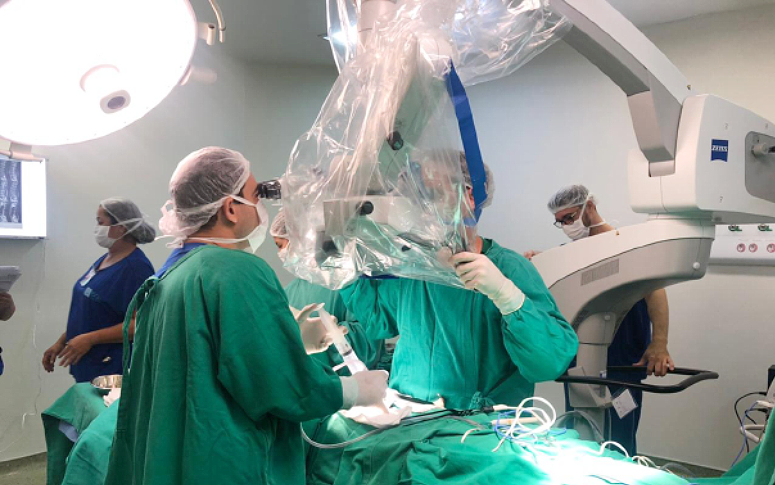 Neurocirurgia do HRSC amplia atendimento para retirar tumores cerebrais e da coluna vertebral