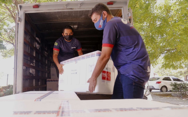Ceará recebe mais 194 mil doses de vacinas para imunização da população contra Covid-19