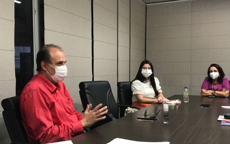Secretário Marcos Gadelha alinha estratégias com superintendentes das Regiões de Saúde