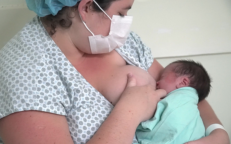 Agosto Dourado: no mês dedicado ao aleitamento materno, Sesa reforça o valor do leite humano