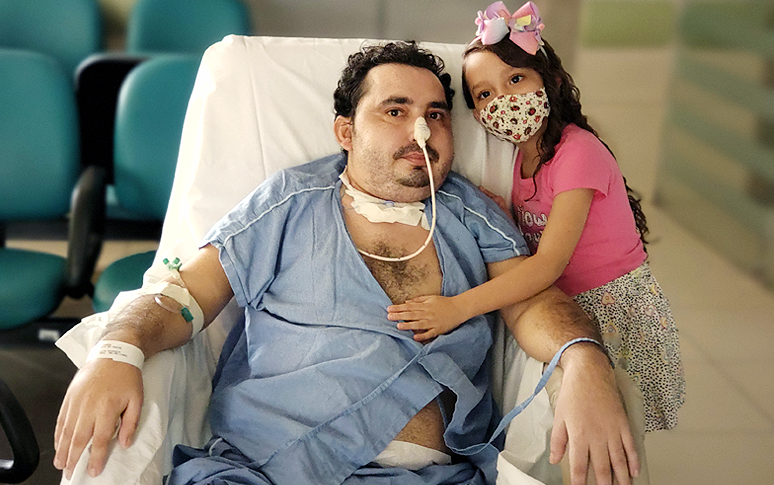 Pai diagnosticado com doença rara se emociona ao receber visita da filha no HRN