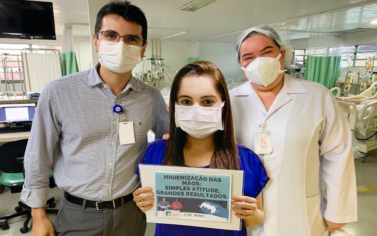 Iniciativa lúdica, totem instalado no HGWA estimula a prática correta de higiene das mãos