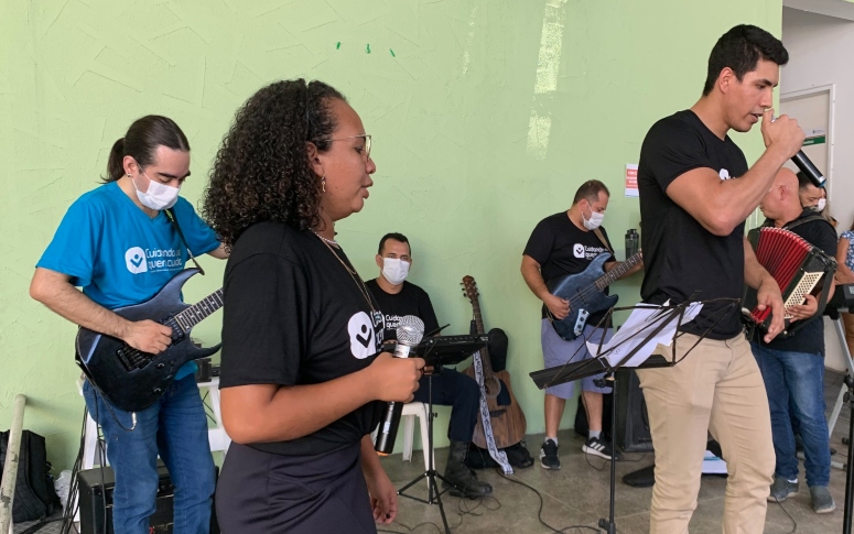 Banda formada por funcionários do HMJMA se apresenta pela primeira vez na unidade