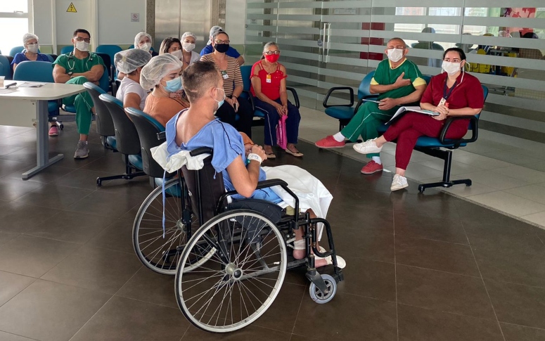 No HRN, conferência familiar traz o paciente e seus familiares para o centro do cuidado