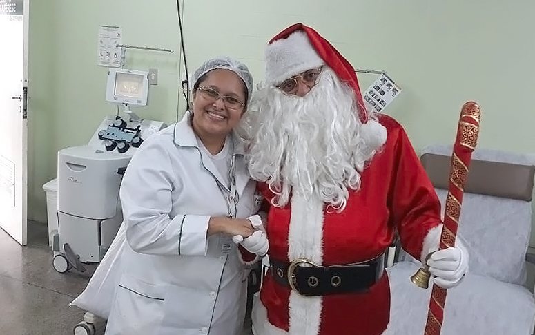 Papai Noel doador chega ao Hemoce nesta quarta (15) para incentivar gesto solidário