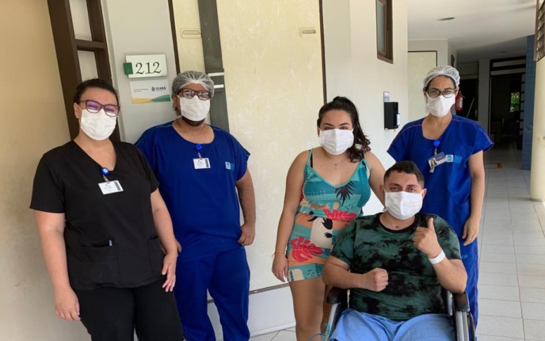 Paciente que sofreu traumatismo craniano recebe alta após cuidados na CCC