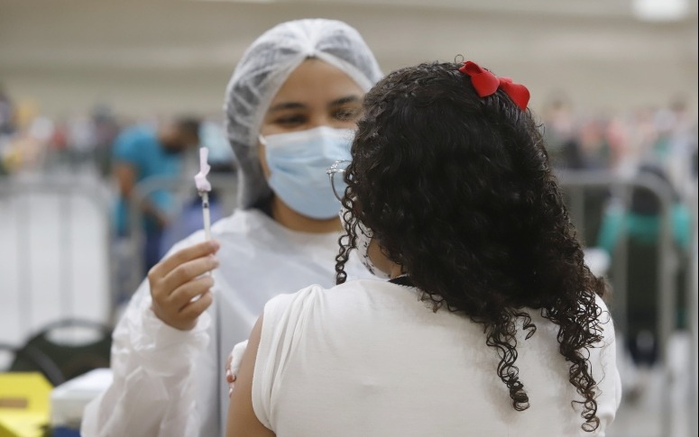 Ceará aprova aplicação de vacina da Pfizer em crianças de 5 a 11 anos sem prescrição médica