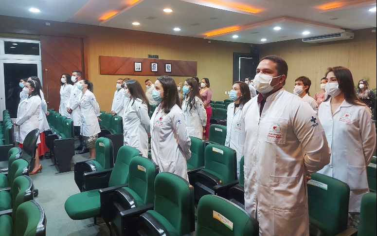 Novos 17 especialistas concluem Residência Multiprofissional em Cardiopneumologia no HM
