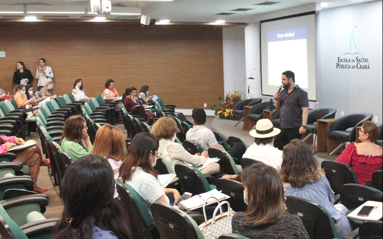 ESP/CE capacita tutores para formação em saúde mental e atenção psicossocial