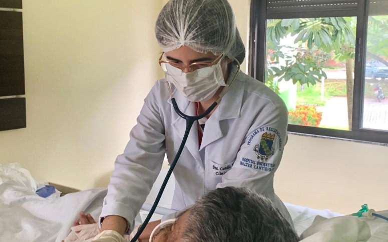 Médicos geriatras são fundamentais para a recuperação de pacientes idosos na CCC