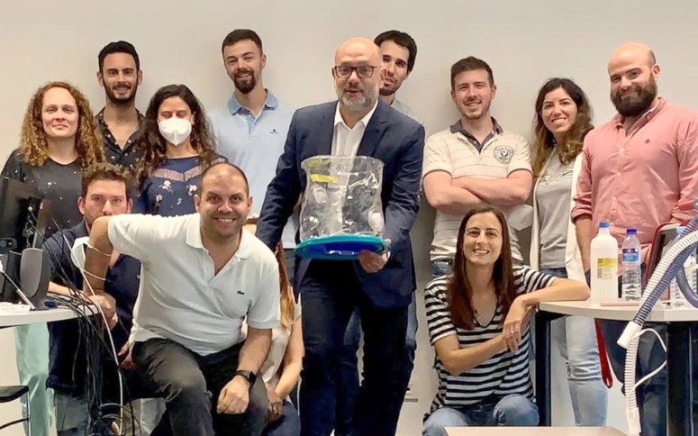 Capacete Elmo cruza o Atlântico e é apresentado em universidade de Portugal