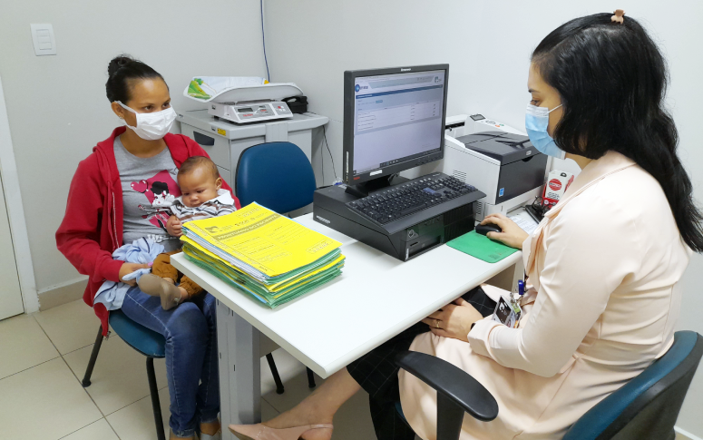 Ambulatório no HRN orienta mães com dificuldade de amamentar