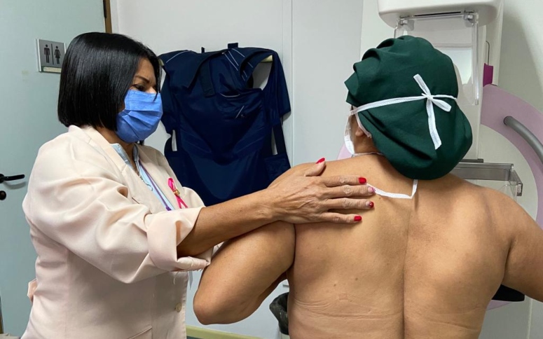 Outubro Rosa: HGF realiza programação especial para funcionárias com palestras e tarde de SPA