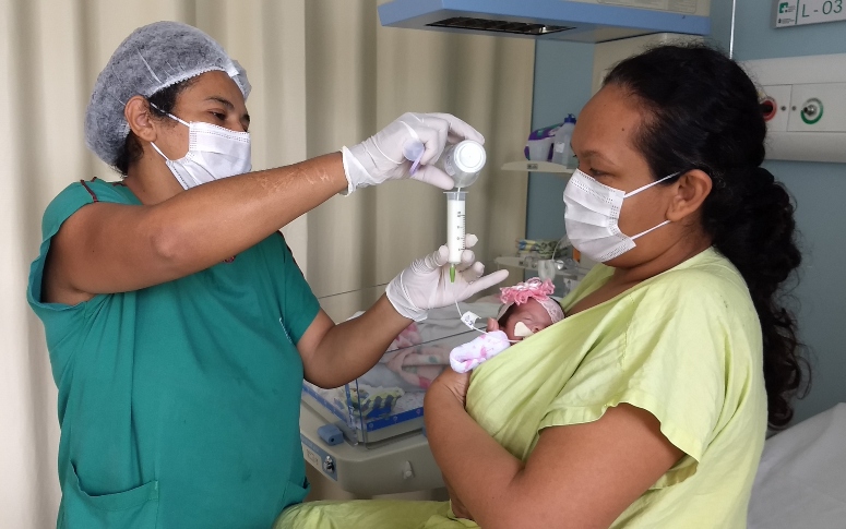 “Natal Solidário”: campanha incentiva doação de leite materno no HRN