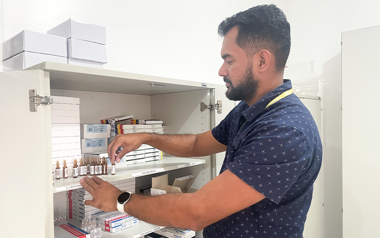 Dia do Farmacêutico: no Samu Ceará, profissionais planejam aquisição e distribuição de medicamentos