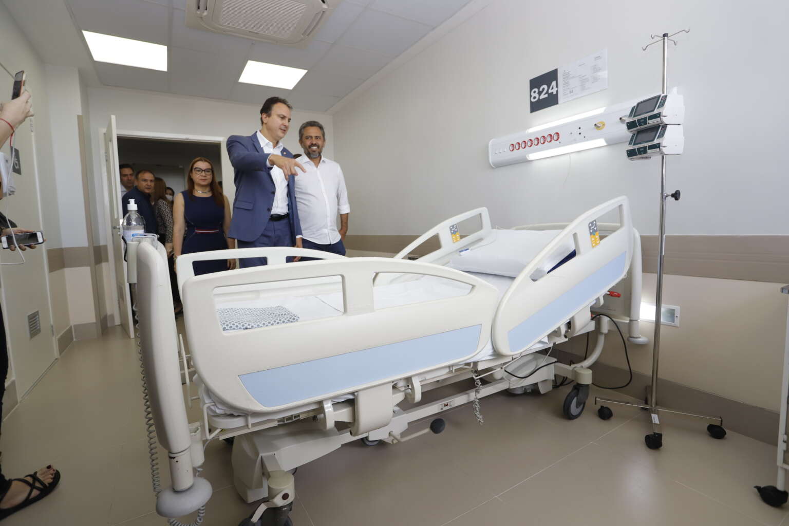 Instalações do Complexo Hospitalar da UFC são inauguradas com a presença do ministro Camilo e do governador Elmano