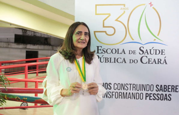 Referência para o SUS no Ceará, Vera Coêlho recebe Medalha Paulo Marcelo Martins Rodrigues