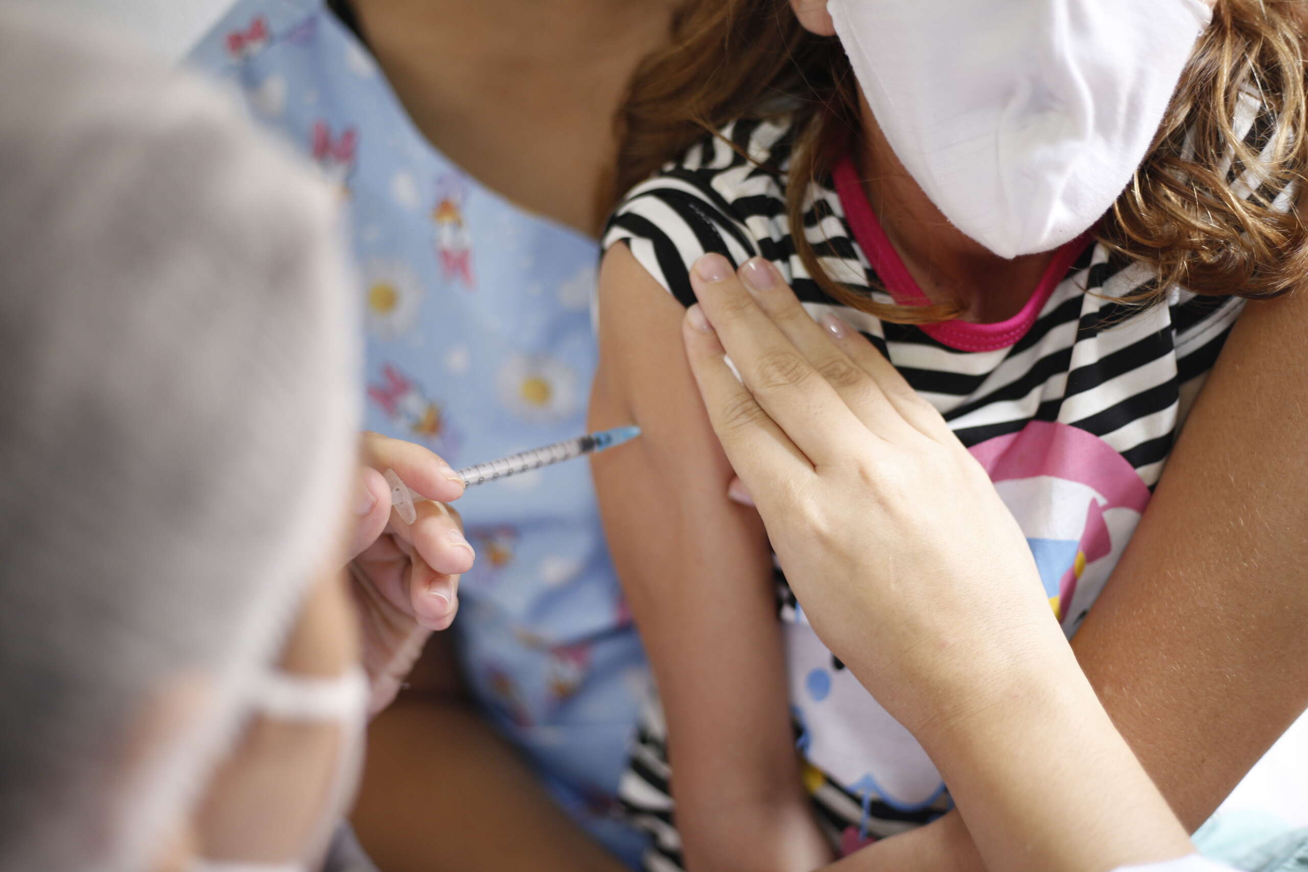 Saiba como evitar infecções em crianças com doenças crônicas no início do ano letivo; vacinação é ferramenta principal
