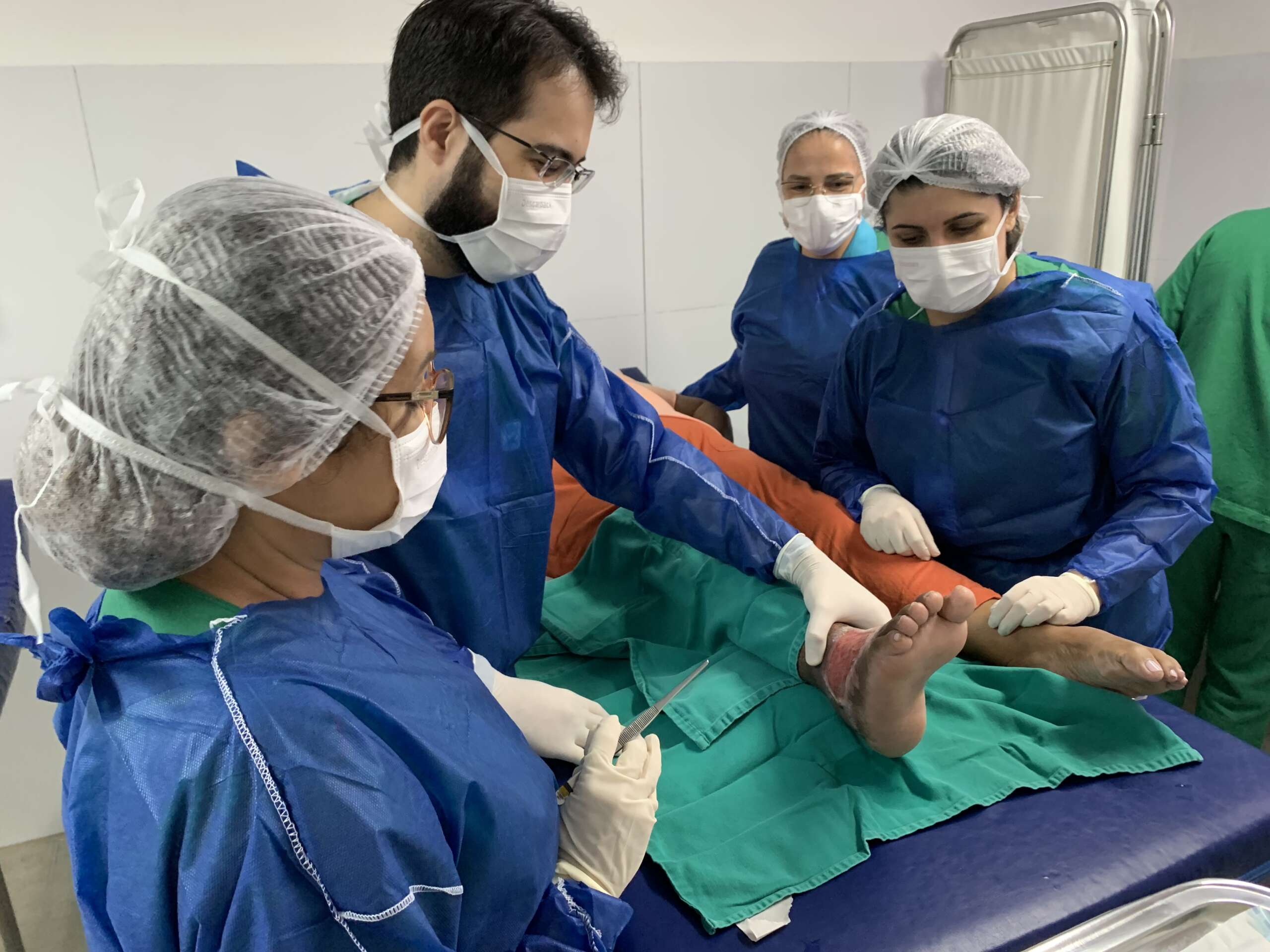 Ambulatório de estomaterapia do HGWA promove bem-estar de pacientes com lesões