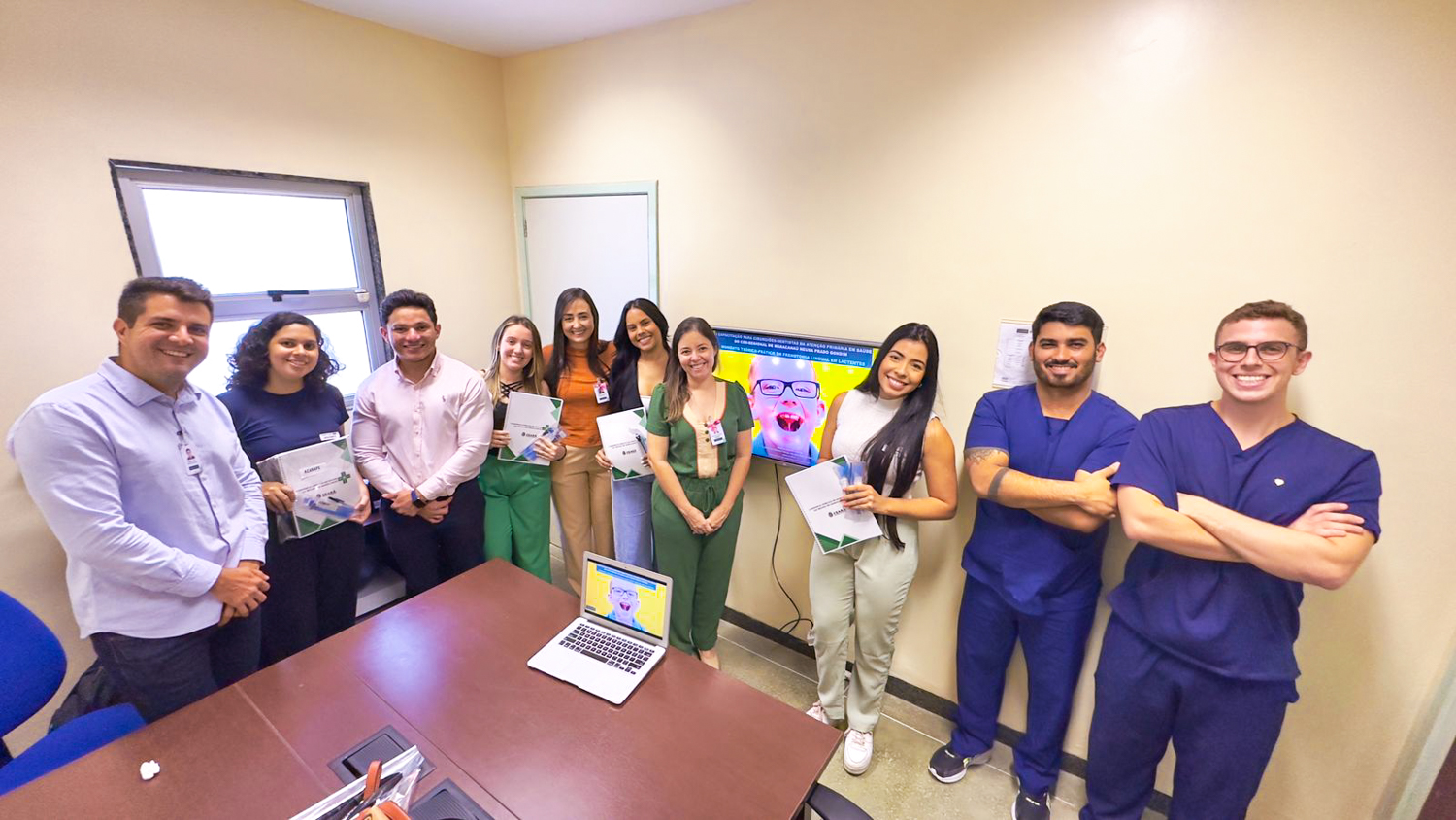 CEO Regional em Maracanaú capacita dentistas da Atenção Básica para frenectomia em bebês