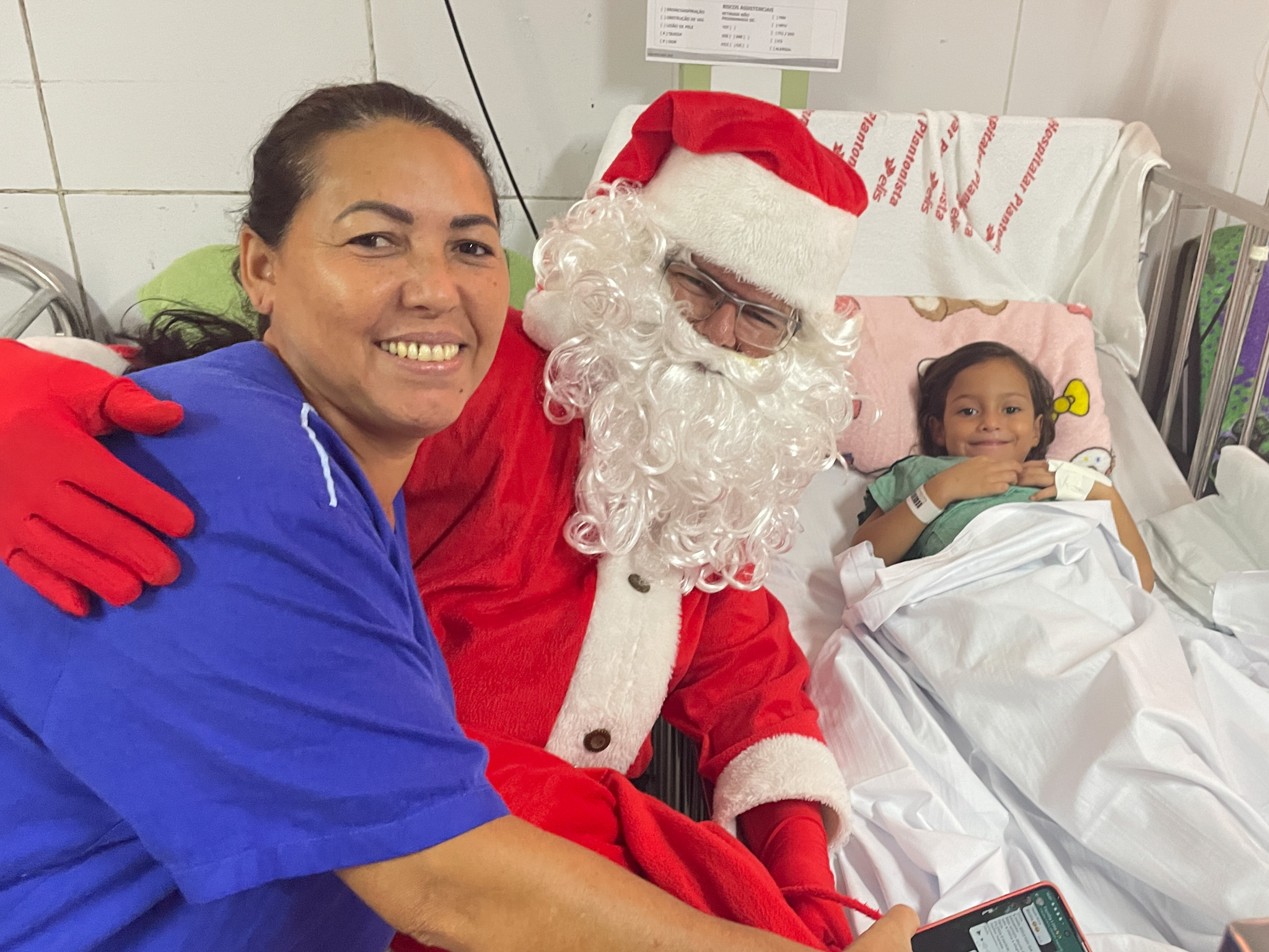 Hias realiza manhã de celebração natalina para pacientes, famílias e colaboradores