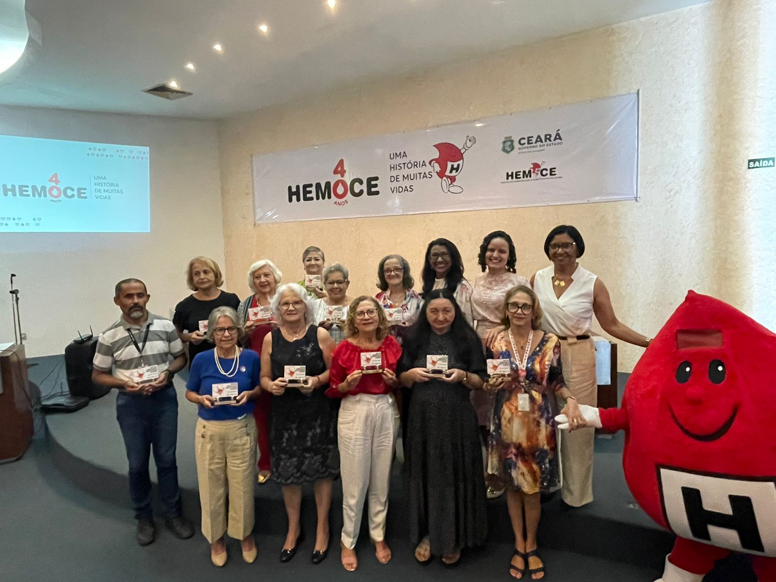 Hemoce comemora 40 anos de atendimento com homenagens a colaboradores e parceiros