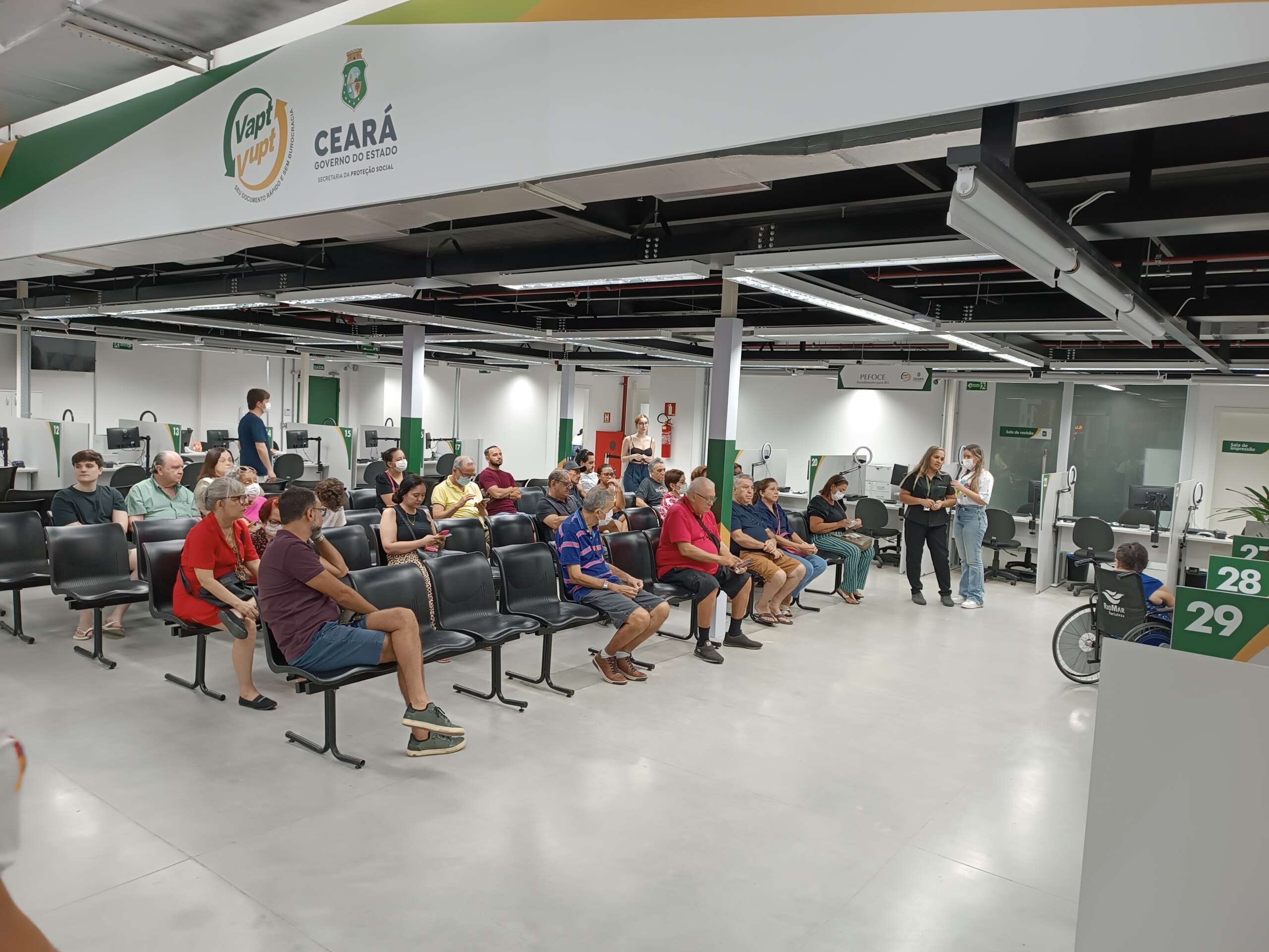 Saúde do Ceará realiza Dia D para atualização de esquema vacinal no Vapt Vupt Papicu e em salas de vacinação de outras 140 cidades