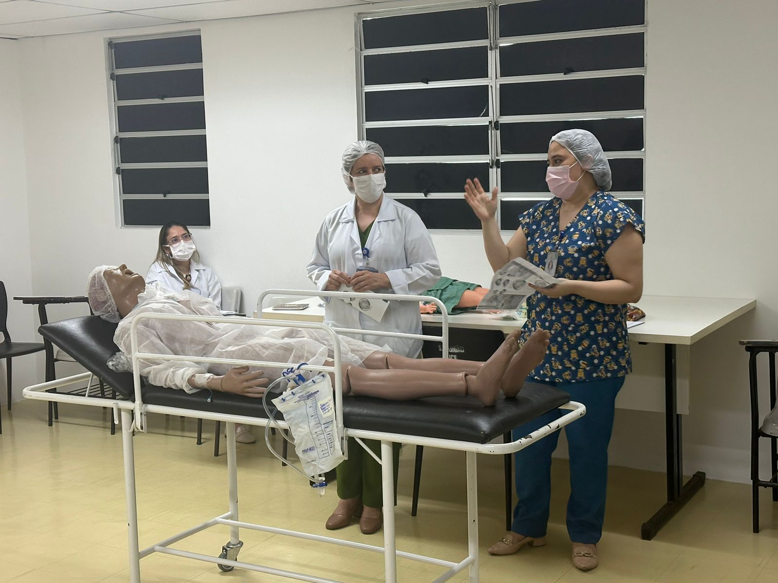 Encontros entre cuidadores e profissionais de saúde explicam rotinas do HGWA