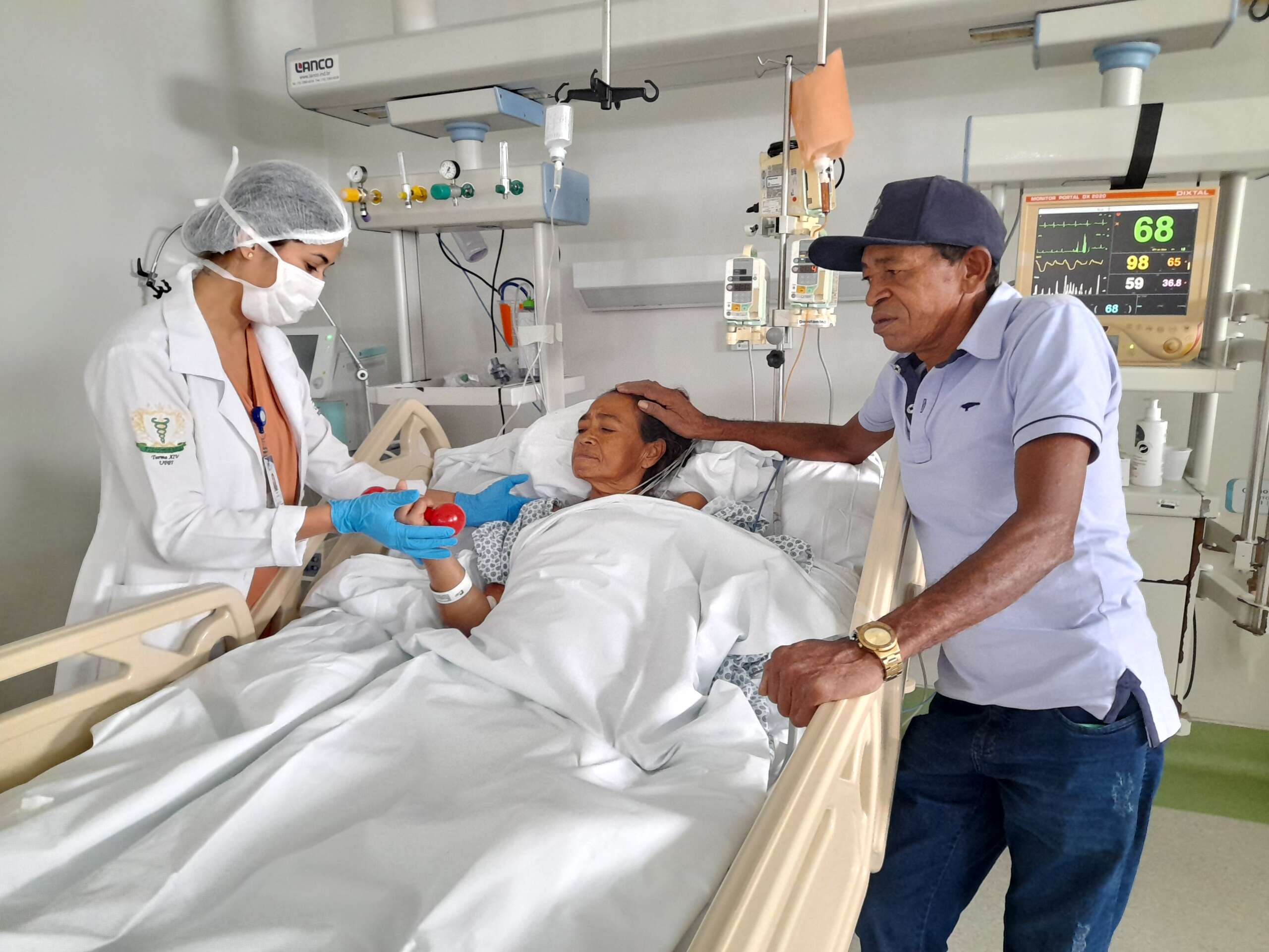 HGWA retoma projeto de visita estendida na Unidade de Terapia Intensiva (UTI); HRN tem experiência positiva com a iniciativa