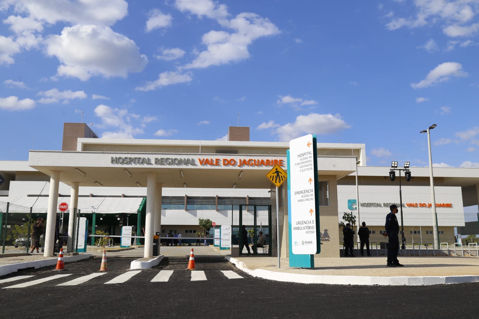 Saúde do Ceará, Governo Federal e BID realizam visita ao Hospital Regional Vale do Jaguaribe