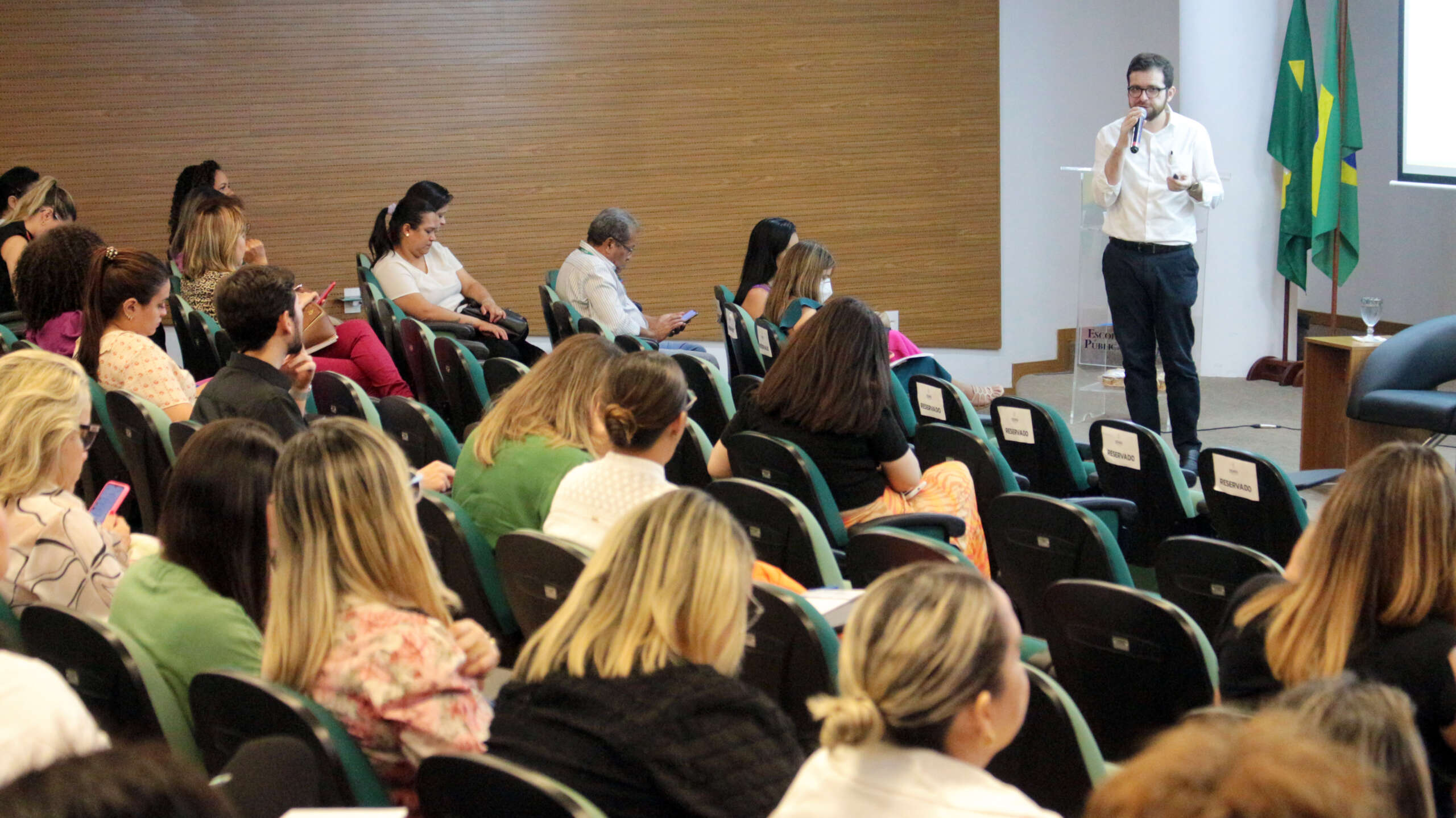 Manejo das arboviroses: profissionais de saúde participam de ciclo de atualização na ESP/CE