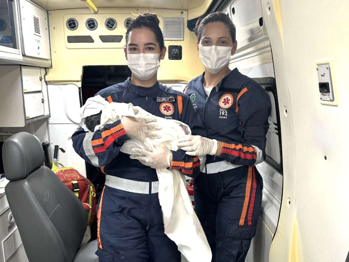 Profissionais do Samu Ceará na Região Norte realizam parto em ambulância