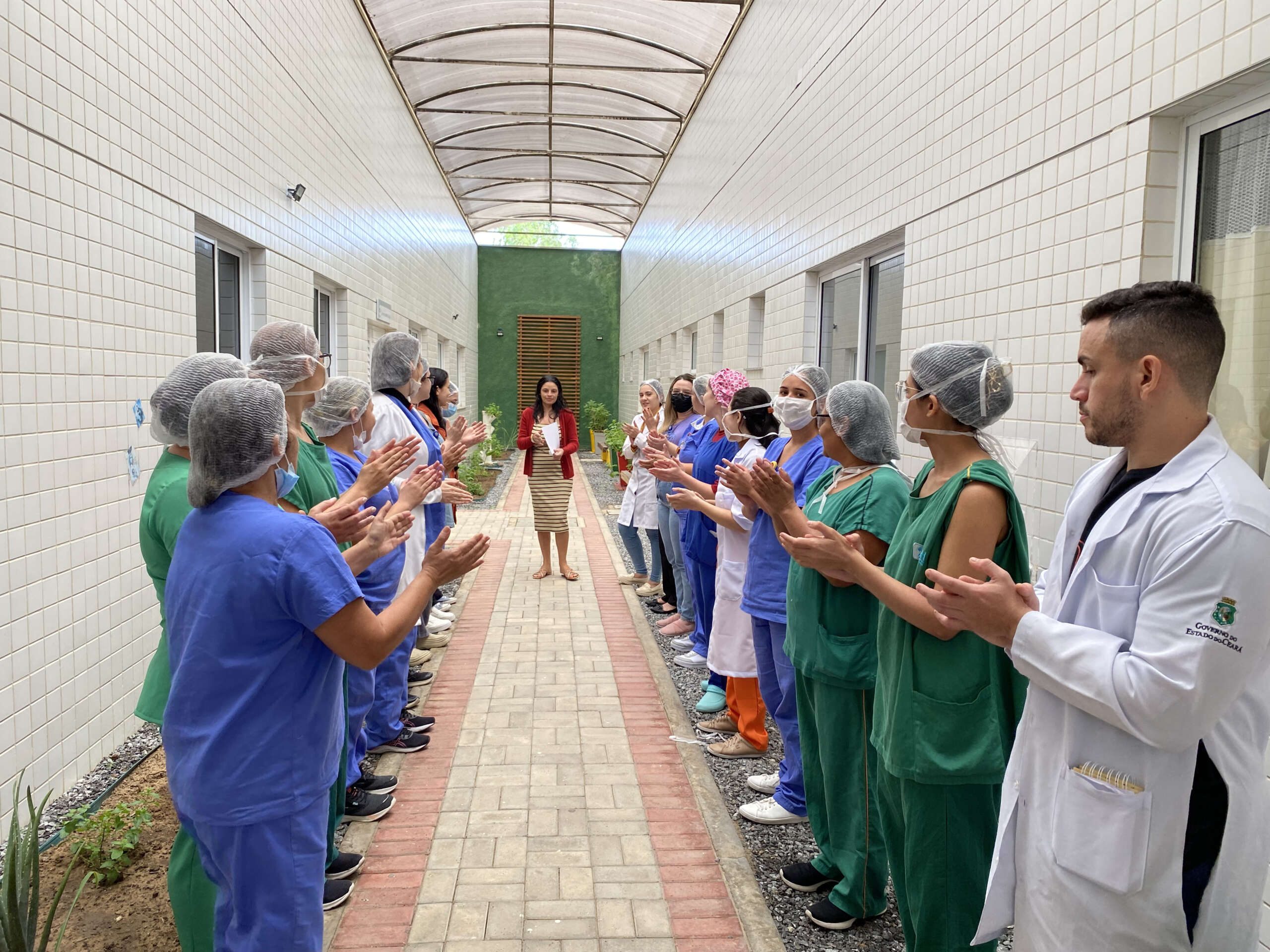 “Doar salva vidas”: mãe com bebê internada no Hospital Regional Norte doa dez litros de leite em menos de um mês