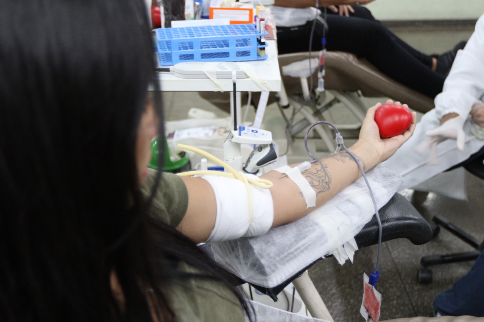ESP/CE e Hemoce preparam abertura de novos cursos para residentes em saúde sobre gerenciamento de sangue de pacientes