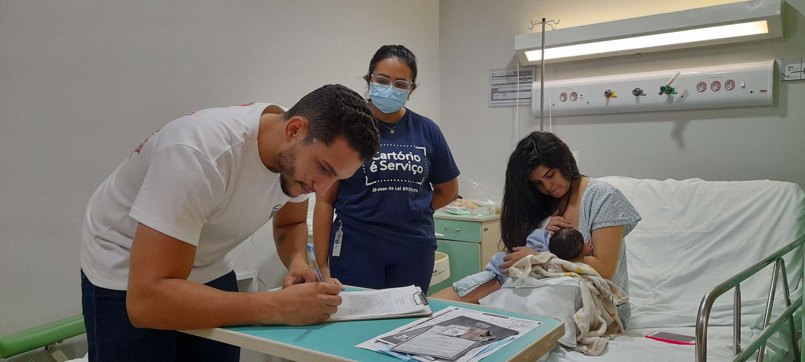 Iniciada em  2022, parceria entre Hospital Regional do Sertão Central e cartório já emitiu mais de 700 registros de nascimento